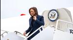 Democratic presidential candidate, US Vice-President Kamala Harris disembarks Air Force Two at the Milwaukee Mitchell International Airport in Milwaukee, Wisconsin, on Tuesday. (AFP) Democratic presidential candidate, US Vice-President Kamala Harris disembarks Air Force Two at the Milwaukee Mitchell International Airport in Milwaukee, Wisconsin, on Tuesday. (AFP)