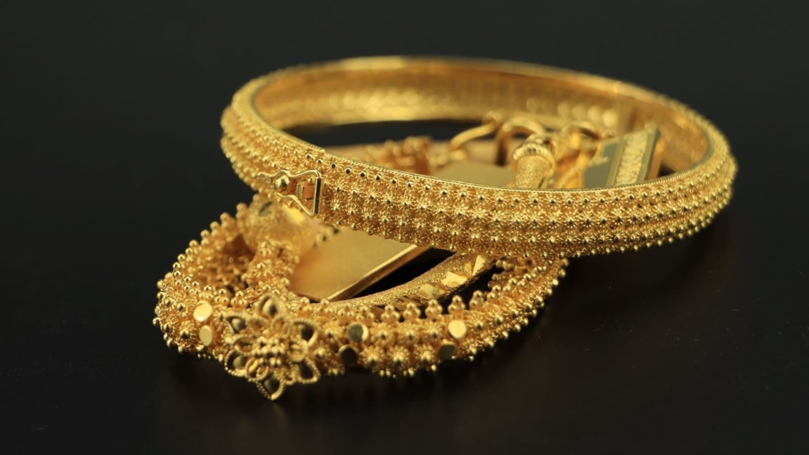 Gold prices slip after Nirmala Sitharaman announces import duties cut in Budget