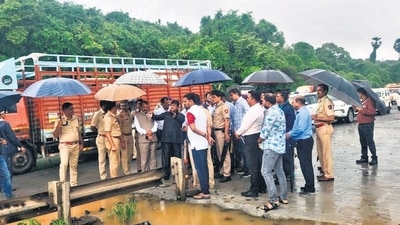 HT Impact: Palghar Collector conducts surprise inspection of NH 48 HT Impact: Palghar Collector conducts surprise inspection of NH 48