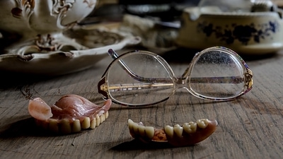 MP: The woman found four false teeth in the chocolate she received at a birthday party. (Representative Image) MP: The woman found four false teeth in the chocolate she received at a birthday party. (Representative Image)