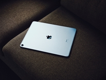 With the M2 chipset and 8GB RAM, you can easily tackle in-depth projects on apps like Final Cut Pro. With the M2 chipset and 8GB RAM, you can easily tackle in-depth projects on apps like Final Cut Pro.