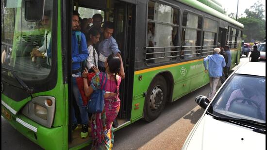 (Representational Image) The 13.35km Vasant Vihar circular route is serviced by eight electric buses operated by DTC. (HT Archive) (Representational Image) The 13.35km Vasant Vihar circular route is serviced by eight electric buses operated by DTC. (HT Archive)