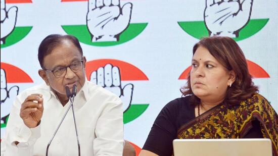 Former finance minister P Chidambaram and Congress leader Supriya Shrinate at a press conference on Budget 2024-25. (HT PHOTO)