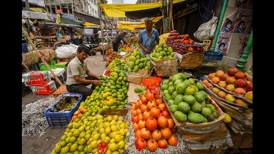 Guwahati: Fruits being sold at a wholesale market on the day of the presentation of Union Budget, in Guwahati, Tuesday, July 23, 2024. (PTI Photo) (PTI07_23_2024_000031A) (PTI)