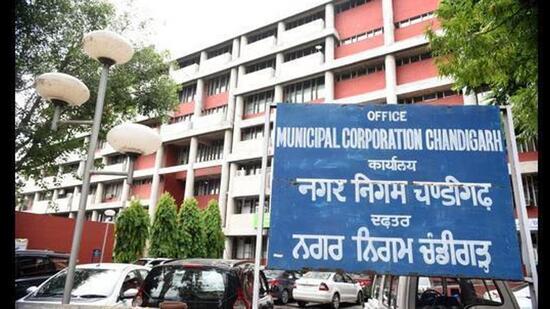 The MC will also table an agenda to award the work of geographic information system (GIS) based mechanised and manual sweeping of southern sectors of Chandigarh, as the existing firm does not wish to extend their contract after March 31, 2025. (HT Photo)