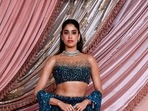 Janhvi Kapoor talked about dealing with the paparazzi. Janhvi Kapoor talked about dealing with the paparazzi.