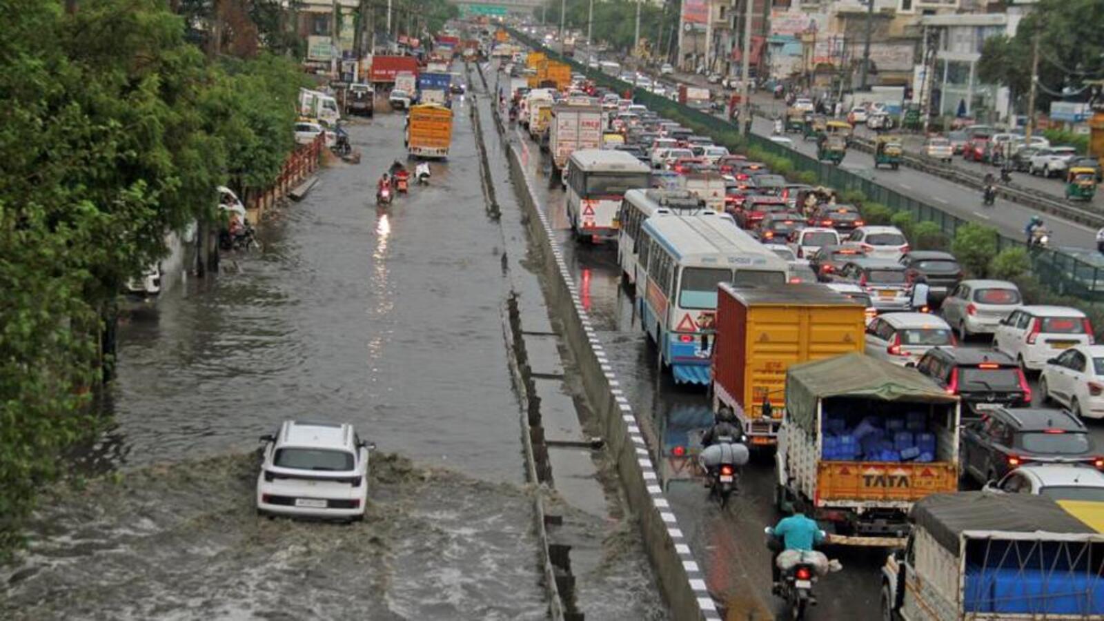 Heavy rainfall in Gurugram causes severe waterlogging; traffic affected on NH-48