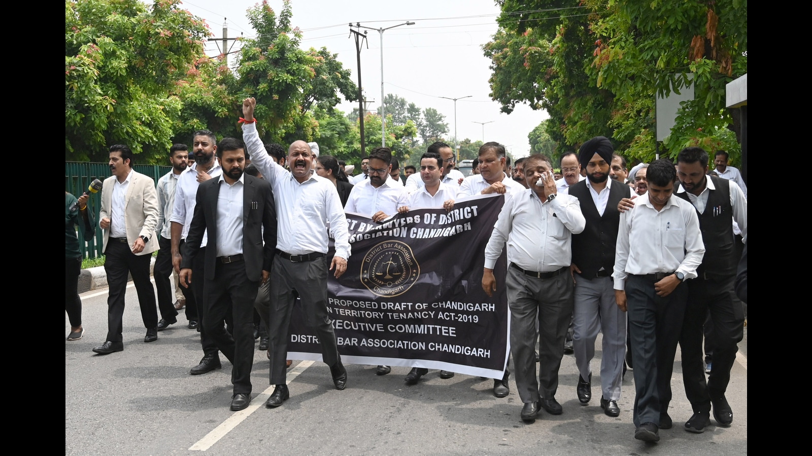 Chandigarh: Advocates take out protest march to intensify stir