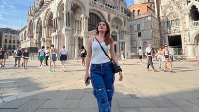 Raveena Tandon shared a picture of her daughter Rasha Thandani posing for the camera as she stood on the streets of the city. Raveena Tandon shared a picture of her daughter Rasha Thandani posing for the camera as she stood on the streets of the city.