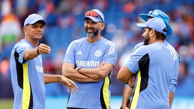 India's head coach Rahul Dravid, bowling coach Paras Mhambrey and captain Rohit Sharma in conversation (Surjeet Yadav)