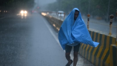 IMD said Safdarjung, which is representative of Delhi’s weather, received 27mm of rainfall in the 24 hours until 8:30 am. (HT PHOTO) IMD said Safdarjung, which is representative of Delhi’s weather, received 27mm of rainfall in the 24 hours until 8:30 am. (HT PHOTO)