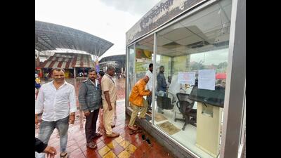In September 2021 Pune traffic police in tandem with the railway administration initiated the project, but after an initial good response, it was non-operational within a few months. (HT PHOTO) In September 2021 Pune traffic police in tandem with the railway administration initiated the project, but after an initial good response, it was non-operational within a few months. (HT PHOTO)