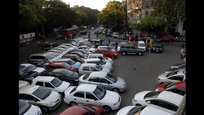 The PMC introduced a parking policy in 2016 with the aim of decongesting city roads. The standing committee approved the parking policy in 2018. (HT PHOTO)