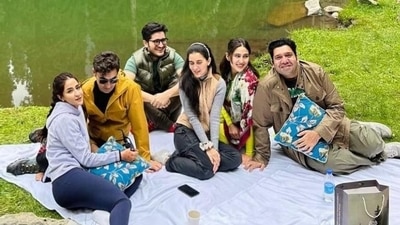 The actor also posted a group picture with her close friends who accompanied her on the trip to Kashmir. It looked like a small, cozy picnic at the mountains! 