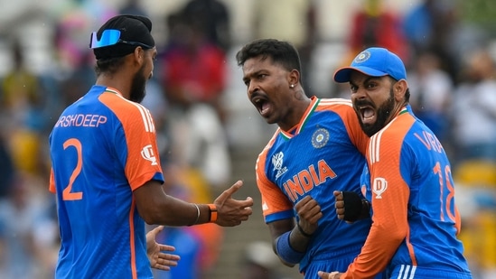 https://www.mobilemasala.com/sports/Hardik-Pandya-couldnt-gain-respect-of-India-players-after-IPL-horror-prompted-BCCI-to-Arnold-goes-two-fisted-i283893