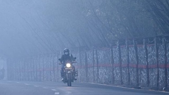 On Monday, the residents of Delhi witnessed a sudden weather change as heavy rain lashed parts of the national capital. (HT file)