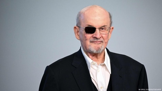 Salman Rushdie's attacker faces federal terrorism charges(AFP)
