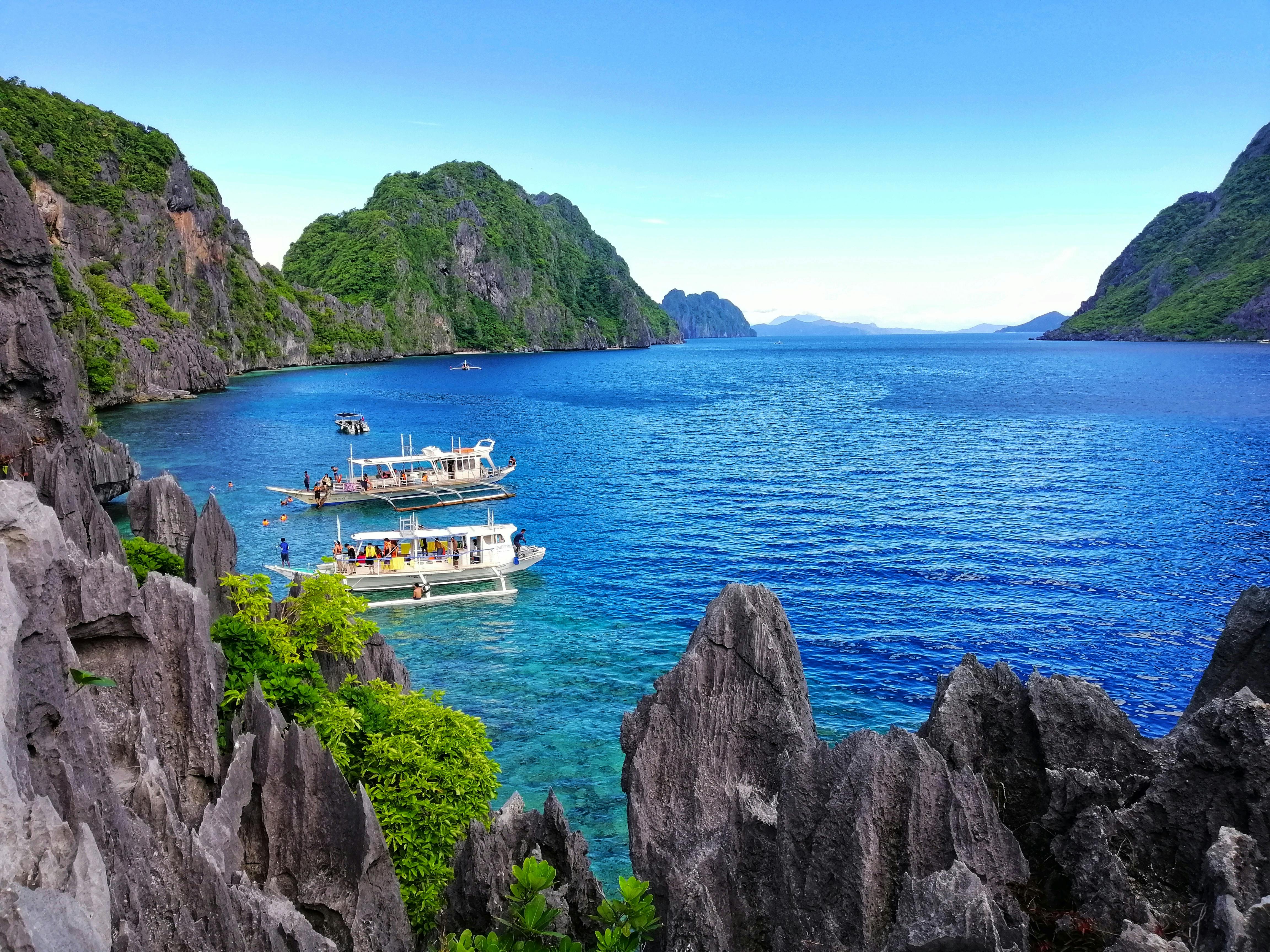 El Nido's beauty is postcard-worthy. 