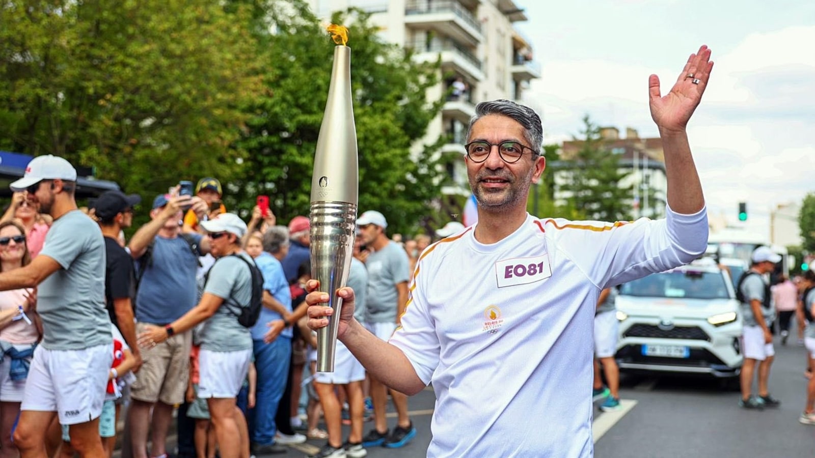 Shooting legend Abhinav Bindra participates in Paris Olympics torch ...