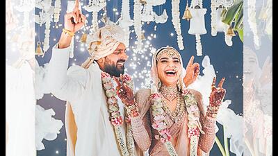 At Karishma Tanna’s wedding, photographers discreetly followed key family members to capture moments. (EPIC STORIES) At Karishma Tanna’s wedding, photographers discreetly followed key family members to capture moments. (EPIC STORIES)