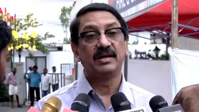 Kerala chief secretary V Venu addresses the media on Thursday (ANI)