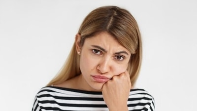 One of the symptoms of adrenal problems with PCOS is a puffy and swollen face. High cortisol levels lead to fluid accumulation, leading to swollen and rounded appearance.&nbsp; (Freepik)