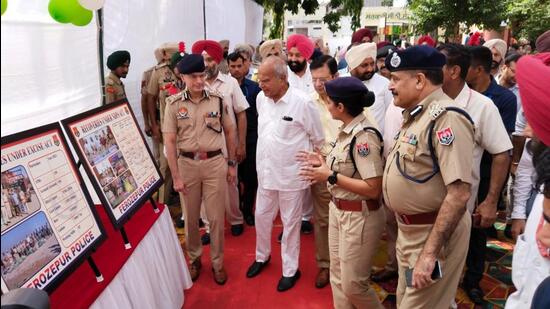 Punjab governor Banwarilal Purohit at an exhibition featuring the drones, weapons, and drug consignments recovered by Punjab Police and the Border Security Force at a border village in Ferozepur on Thursday. (HT Photo)