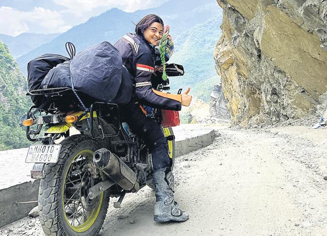Apart from being a travel content creator, Fulsunge is also a gamer and an animal-rights activist. Apart from being a travel content creator, Fulsunge is also a gamer and an animal-rights activist.