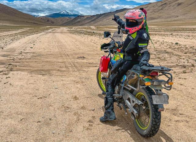 The moto vlogger rides with AirTags on her motorcycle and in her jacket as a safety measure. The moto vlogger rides with AirTags on her motorcycle and in her jacket as a safety measure.