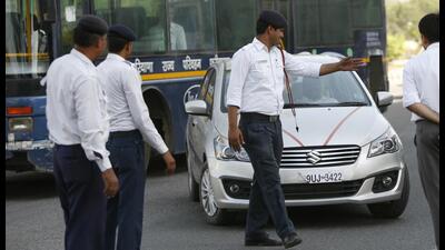 Delhi has eight registered vehicle scrapping units, all located outside Delhi due to pollution. (HT Archive)