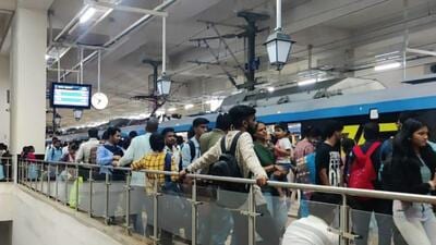 In the past three rainy days, Pune Metro’s ridership exceeded more than one lakh with commuters using the facility to avoid waterlogged roads and traffic jams. (HT) In the past three rainy days, Pune Metro’s ridership exceeded more than one lakh with commuters using the facility to avoid waterlogged roads and traffic jams. (HT)