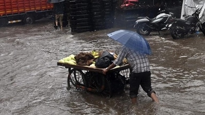 Mumbai, India. July 25, 2024: Waterlogging on CST road in Kurla area of Mumbai due to heavy rain on Thursday. July 25, 2024. (Photo by Raju Shinde)