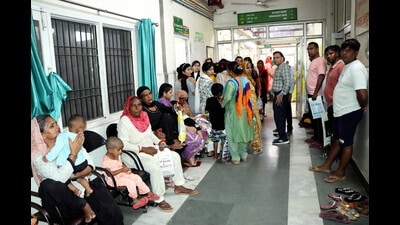 Patients wait for their turn at Rohtak Civil Hospital on Friday. On the second day of the ongoing strike by the doctors, a local woman reportedly gave birth to a baby on the floor of the civil hospital in Panipat on Friday. (Manoj Dhaka/HT) Patients wait for their turn at Rohtak Civil Hospital on Friday. On the second day of the ongoing strike by the doctors, a local woman reportedly gave birth to a baby on the floor of the civil hospital in Panipat on Friday. (Manoj Dhaka/HT)