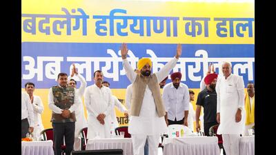 Punjab chief minister Bhagwant Mann on Friday launched the Aam Aadmi Party’s (AAP) election campaign for Haryana assembly polls by holding rallies in Hisar’s Barwala and Sirsa’s Dabwali, where he claimed that the AAP will bring a change in the state. (HT Photo) Punjab chief minister Bhagwant Mann on Friday launched the Aam Aadmi Party’s (AAP) election campaign for Haryana assembly polls by holding rallies in Hisar’s Barwala and Sirsa’s Dabwali, where he claimed that the AAP will bring a change in the state. (HT Photo)