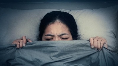 Anxiety often makes us feel that we can interpret the thoughts and opinions of other people. This further makes us go into a state of hypervigilance.&nbsp; (Shutterstock)