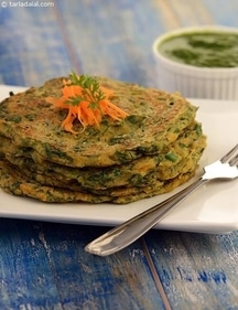 Vegetable oats pancake is a wholesome, savory dish packed with nutritious oats and a medley of fresh vegetables. (Tarla Dalal) Vegetable oats pancake is a wholesome, savory dish packed with nutritious oats and a medley of fresh vegetables. (Tarla Dalal)