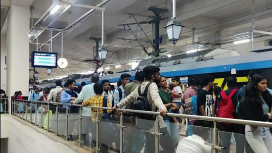 In the past three rainy days, Pune Metro’s ridership exceeded more than one lakh with commuters using the facility to avoid waterlogged roads and traffic jams. (HT)