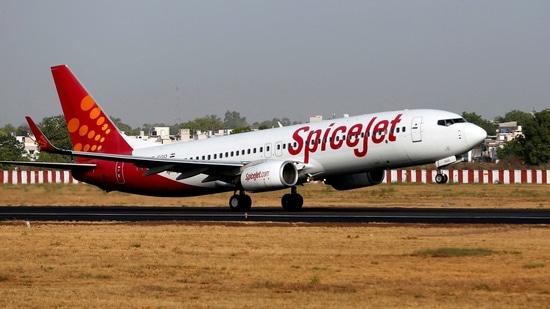 A SpiceJet passenger Boeing 737-800 aircraft.(Reuters)