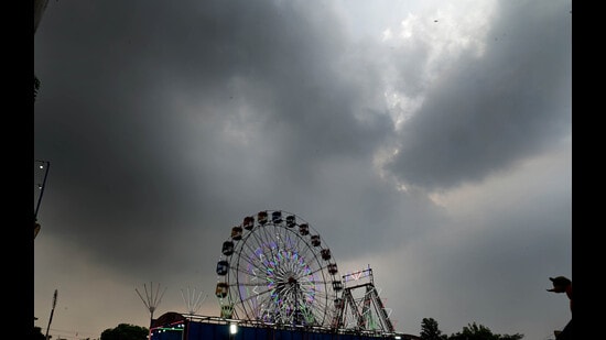 The IMD officials on Saturday issued another yellow alert warning for heavy rain, thunderstorm and lightning at isolated places on July 30 & 31. (Ravi Kumar/HT)