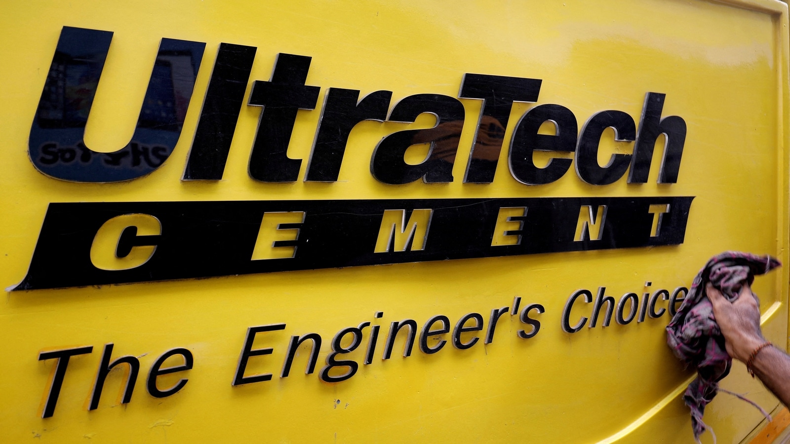 UltraTech to acquire 32.72 % additional stake in India Cement for ₹3,954 crore