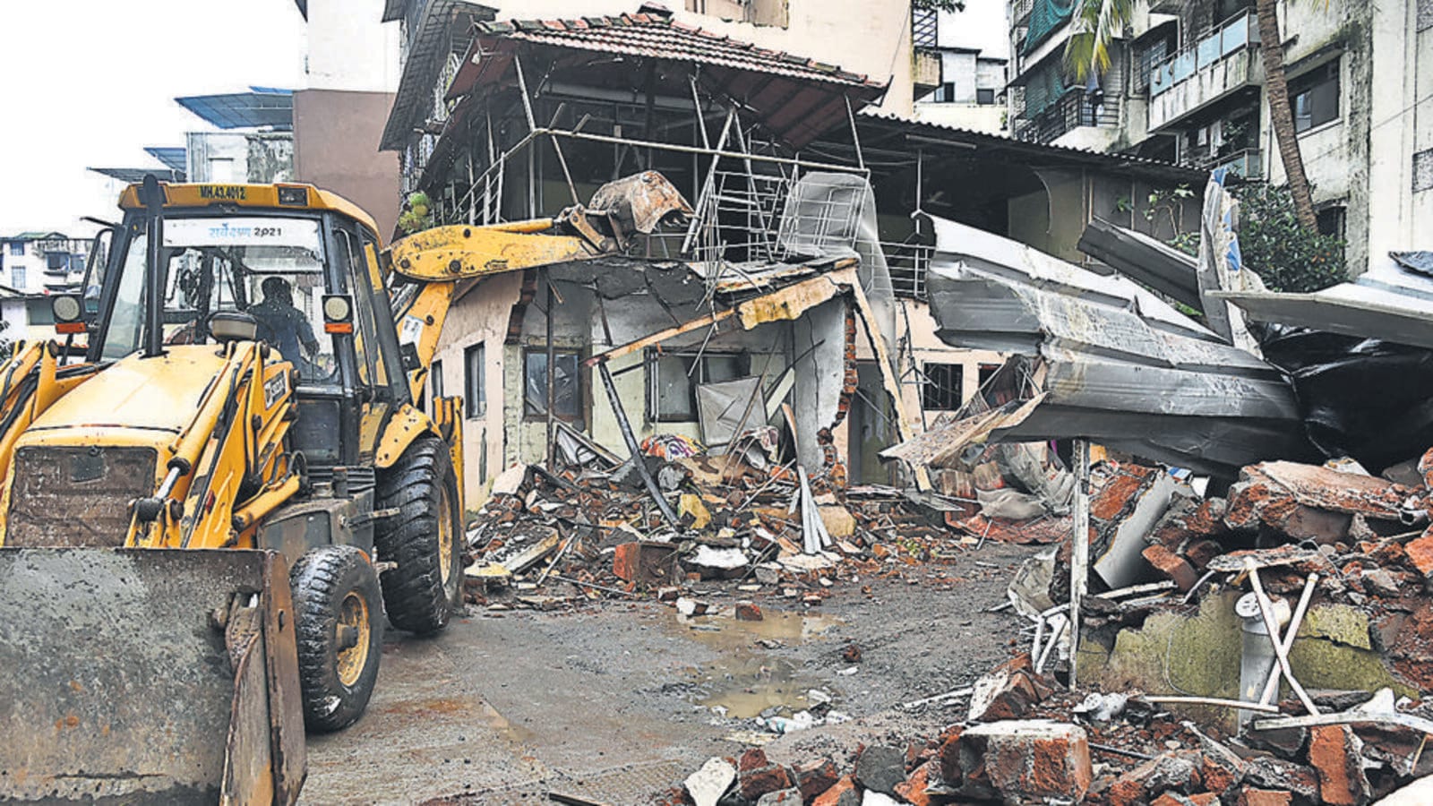 A day after Belapur building collapse, several illegal structures razed in Navi Mumbai