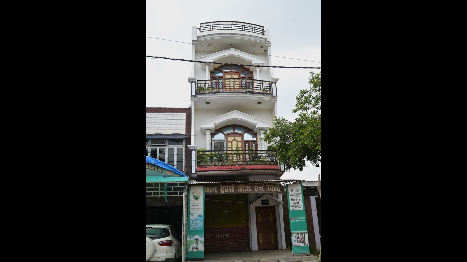 New-under-construction-house-