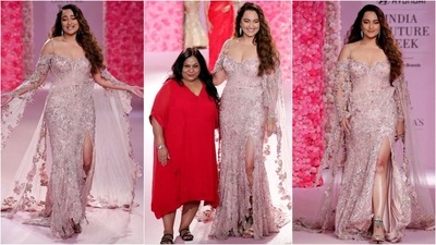 Sonakshi Sinha captivated the audience in a stunning strapless gown by Dolly J at the FDCI India Couture Week 2024. (Instagram/@fdciofficial) Sonakshi Sinha captivated the audience in a stunning strapless gown by Dolly J at the FDCI India Couture Week 2024. (Instagram/@fdciofficial)