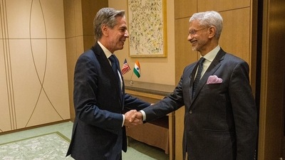 Jaishankar-Blinken meet in Tokyo ahead of Quad Foreign ministers meet (Twitter) Jaishankar-Blinken meet in Tokyo ahead of Quad Foreign ministers meet (Twitter)