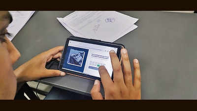 Mobiles are made available to the candidates to give the online test. Around 10 to 12 candidates can take the test at a time. (HT PHOTO) Mobiles are made available to the candidates to give the online test. Around 10 to 12 candidates can take the test at a time. (HT PHOTO)