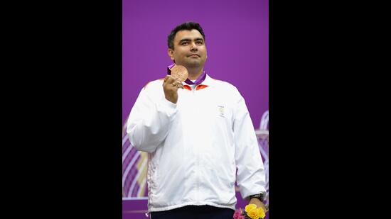 Gagan Narang poses with the bronze medal in 2012. (Getty Images)