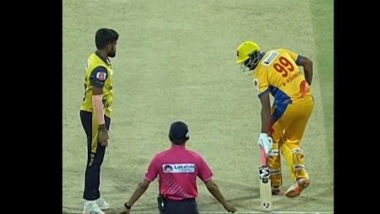 https://www.mobilemasala.com/sports/Ravichandran-Ashwin-gets-taste-of-his-own-medicine-warned-by-bowler-for-leaving-crease-early-during-TNPL-2024-match-i285056