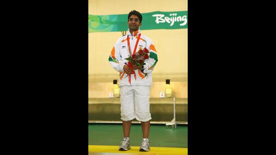 Abhinav Bindra with his gold medal in 2008. (Getty Images)