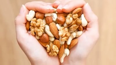 In order to enhance electrolyte intake, we should focus on whole foods such as avocados, bananas, leafy greens, nuts and seeds. (Unsplash) In order to enhance electrolyte intake, we should focus on whole foods such as avocados, bananas, leafy greens, nuts and seeds. (Unsplash)