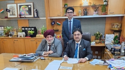 CA. Ranjeet K. Agarwal, President with CA. Charanjot Singh Nanda, Vice President along with ICAI Exam Committee Members signed the result of Chartered Accountants Foundation Examinations held in June 2024 at Delhi today, (Pic courtesy: x.com/theicai)